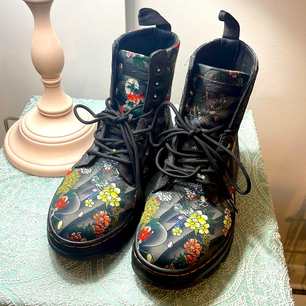 Dr Martens Combat Boots